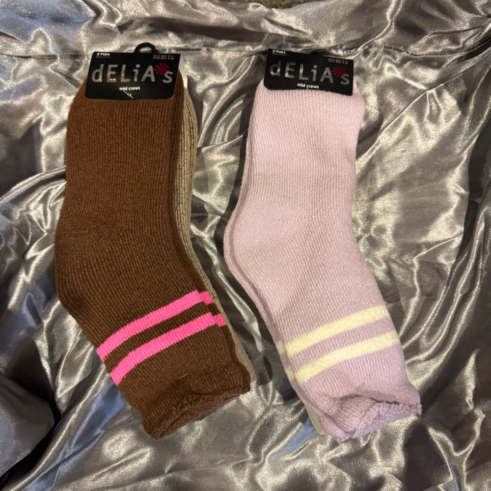 dELiA*s Socks- 4 pairs(2 socks on each set)
